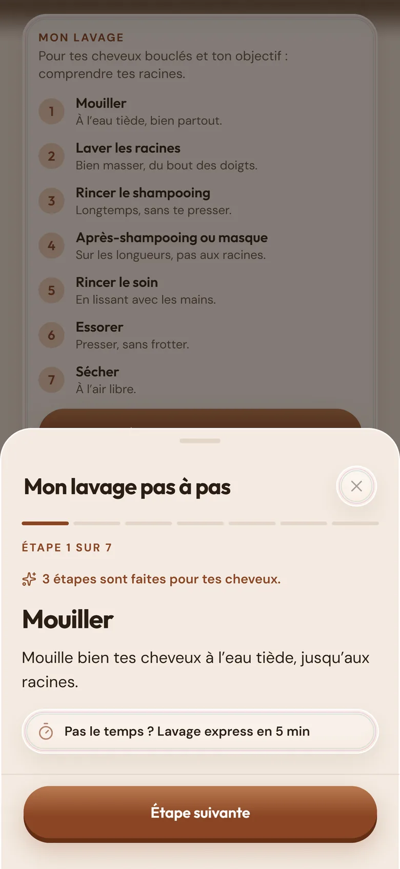 Le lavage guidé, étape 1 sur 7 : mouiller, avec le choix du lavage express en 5 minutes.
